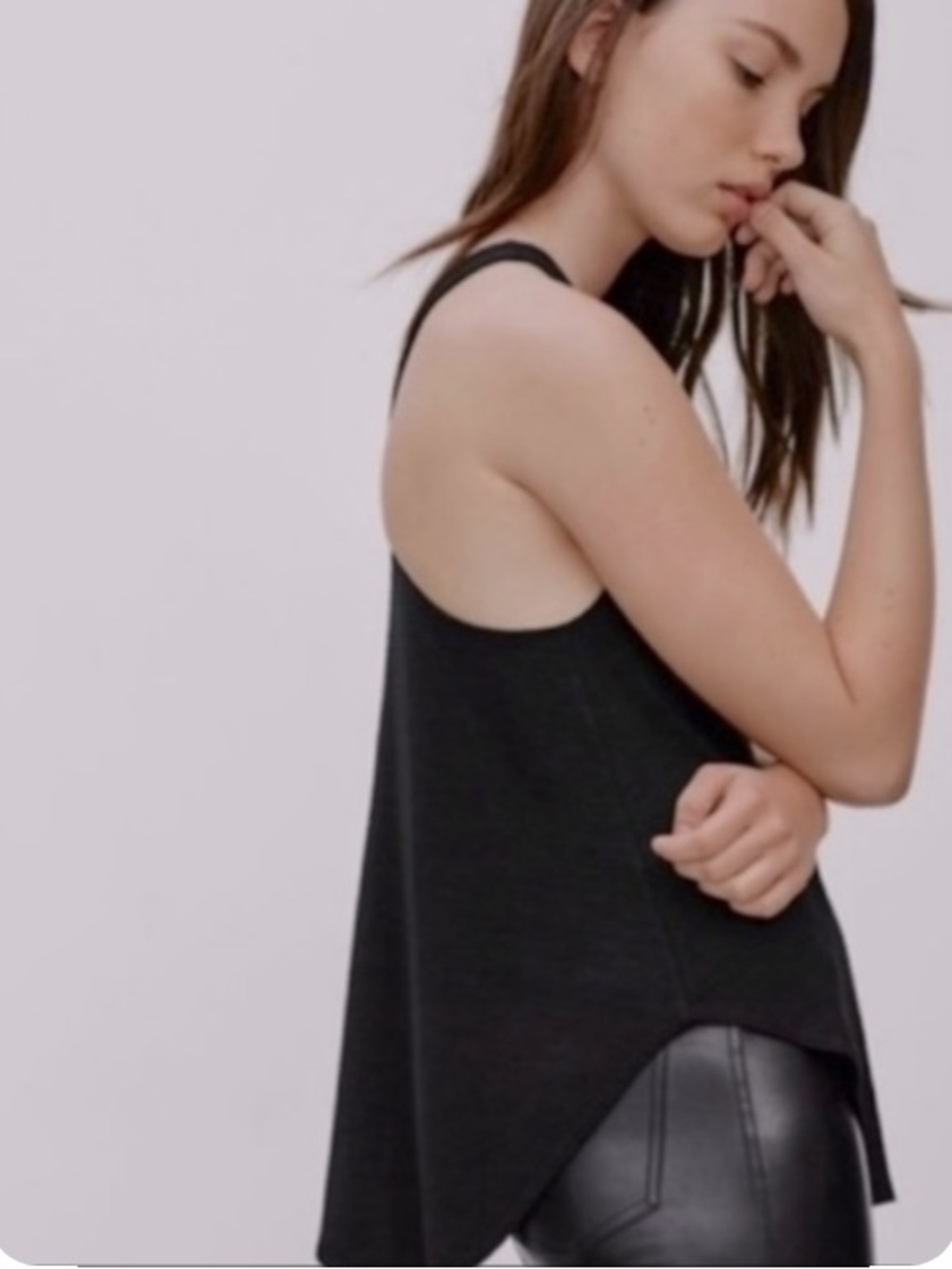 Aritzia Wilfred Free Flowing Tank - Black